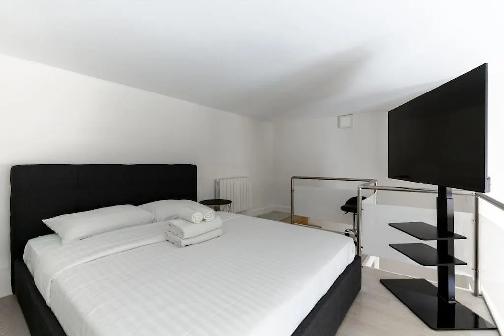 Hsh Kleber Arc De Triomphe Charming Duplex Apartment Paris